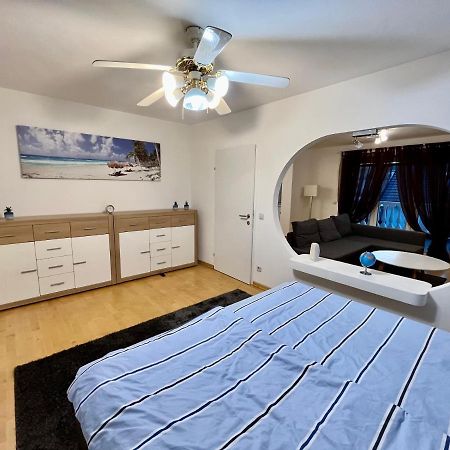 Traum Apartment Mit Pool+Balkon 维也纳 外观 照片