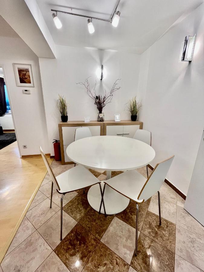 Traum Apartment Mit Pool+Balkon 维也纳 外观 照片
