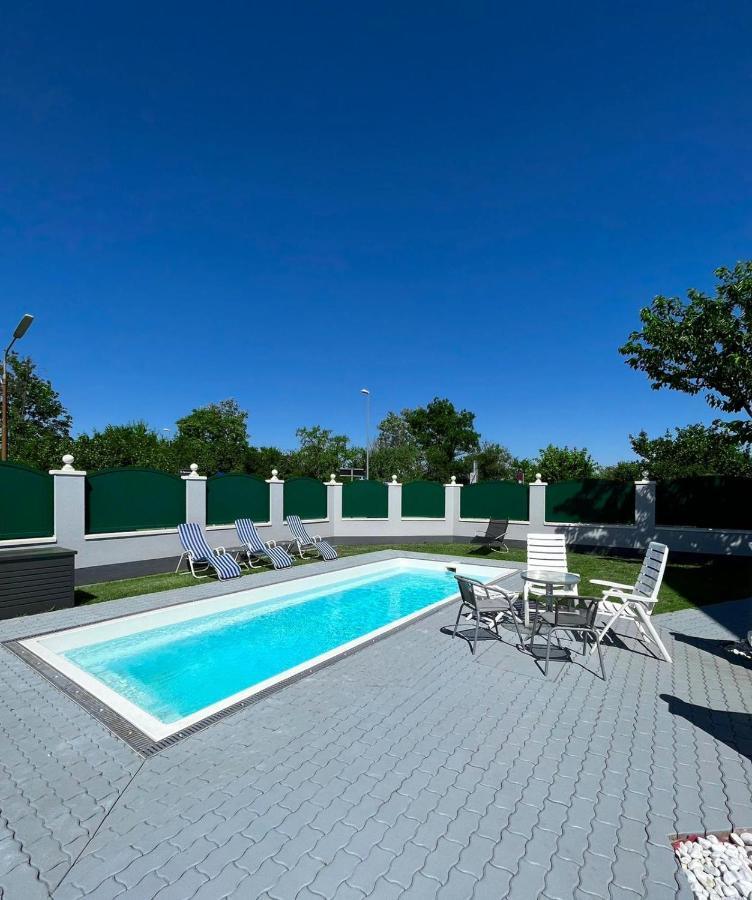Traum Apartment Mit Pool+Balkon 维也纳 外观 照片