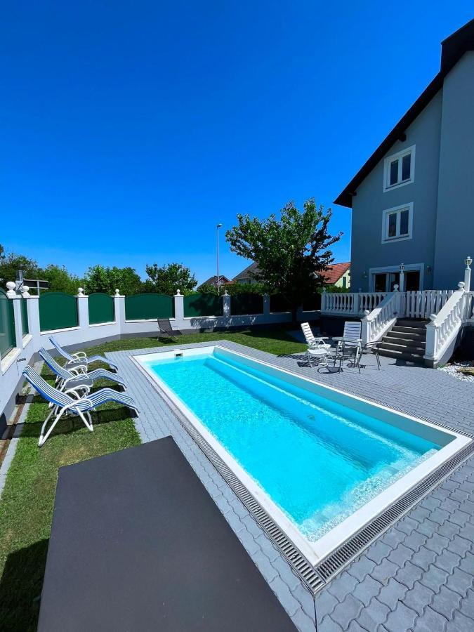 Traum Apartment Mit Pool+Balkon 维也纳 外观 照片