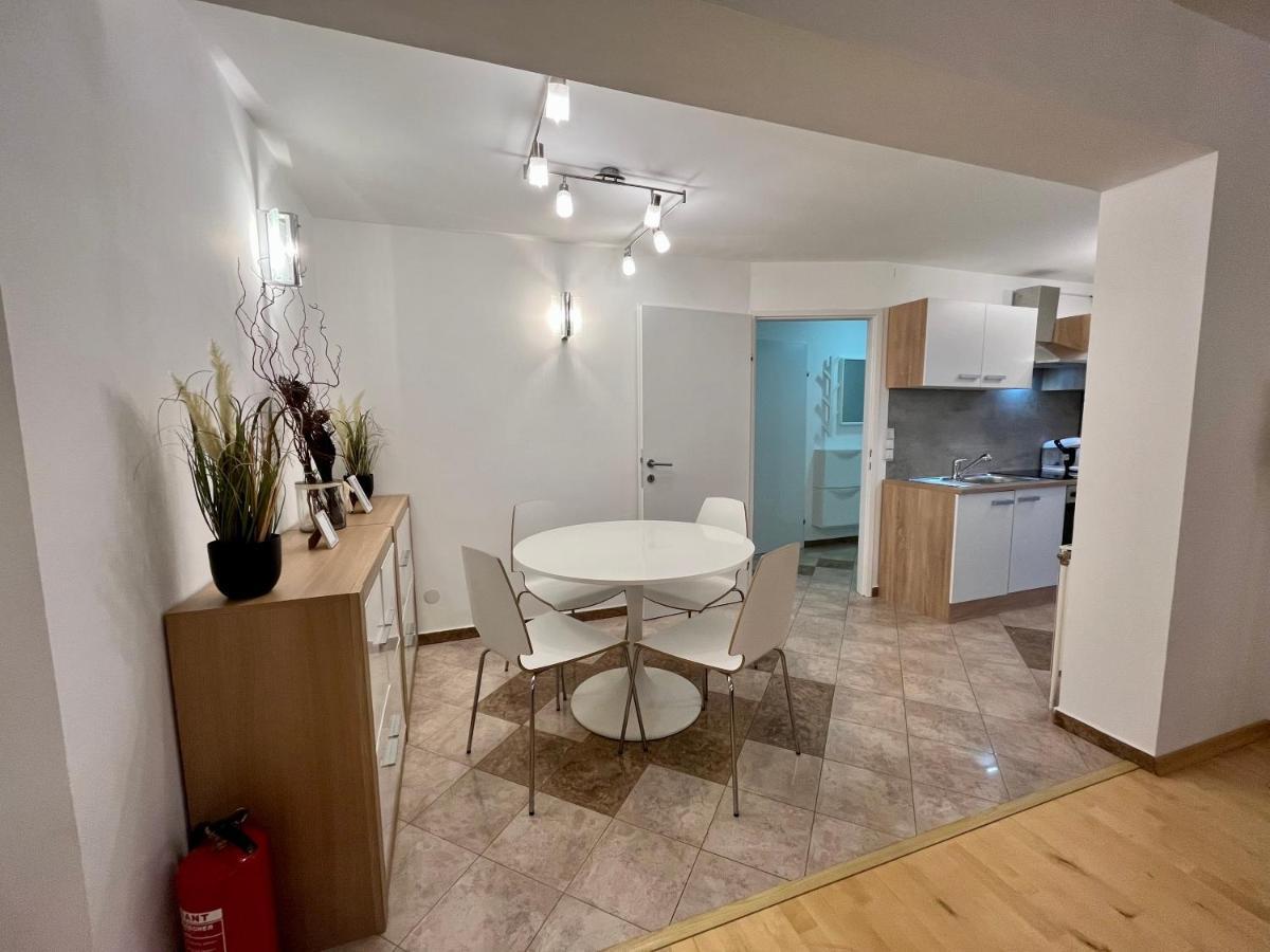 Traum Apartment Mit Pool+Balkon 维也纳 外观 照片