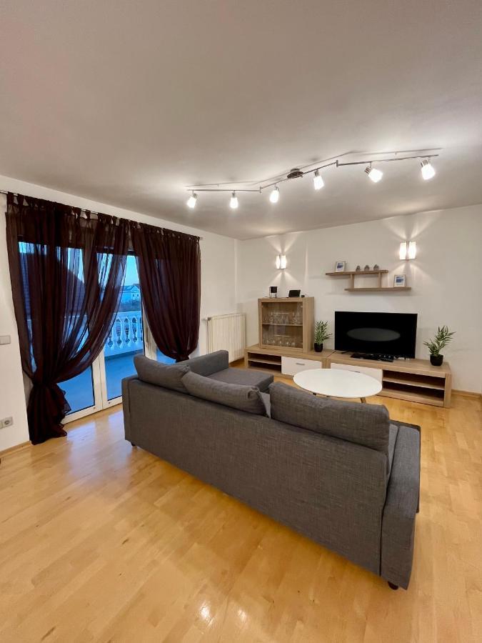 Traum Apartment Mit Pool+Balkon 维也纳 外观 照片